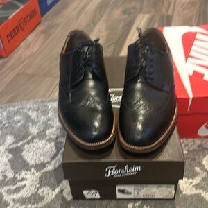 Men’s dress shoes, black